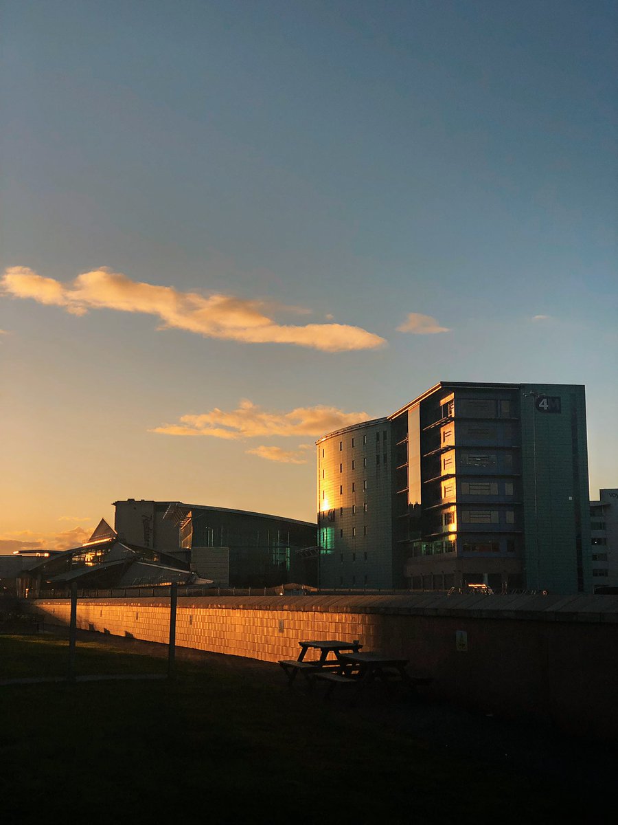 About last night sunset !
#manchester #sunset_pics #sunsetinthecity #manchesterweather #MondayMotivaton #photography #manchesterairport