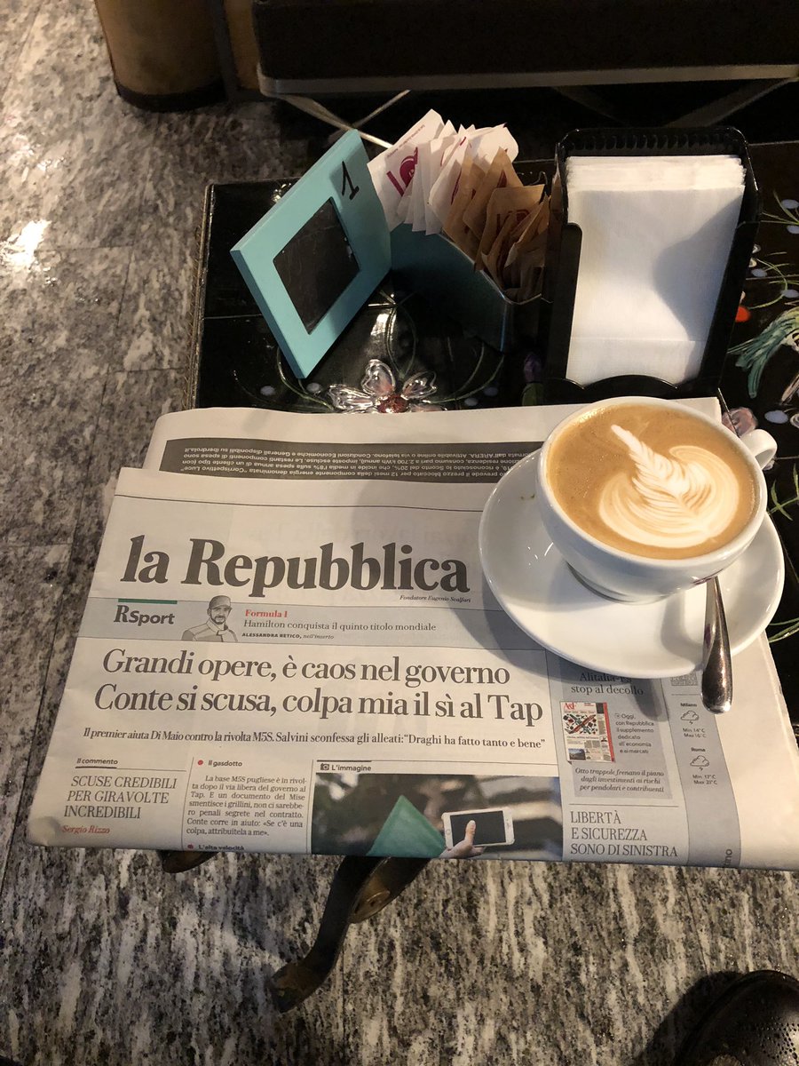 eflatmajor73's tweet photo. Leggere fa bene. Comunque e dovunque. In particolare quando vorrebbero che non lo si facesse. Oggi leggo @Repubblica con grande piacere. Come sempre. #iostoconrepubblica https://t.co/7dIb8vfK0g