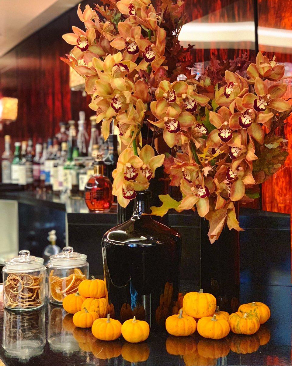 savoygrill's tweet image. Our entrance bar got nicely dressed for #Halloween #MondayMotivation #SavoyStyle