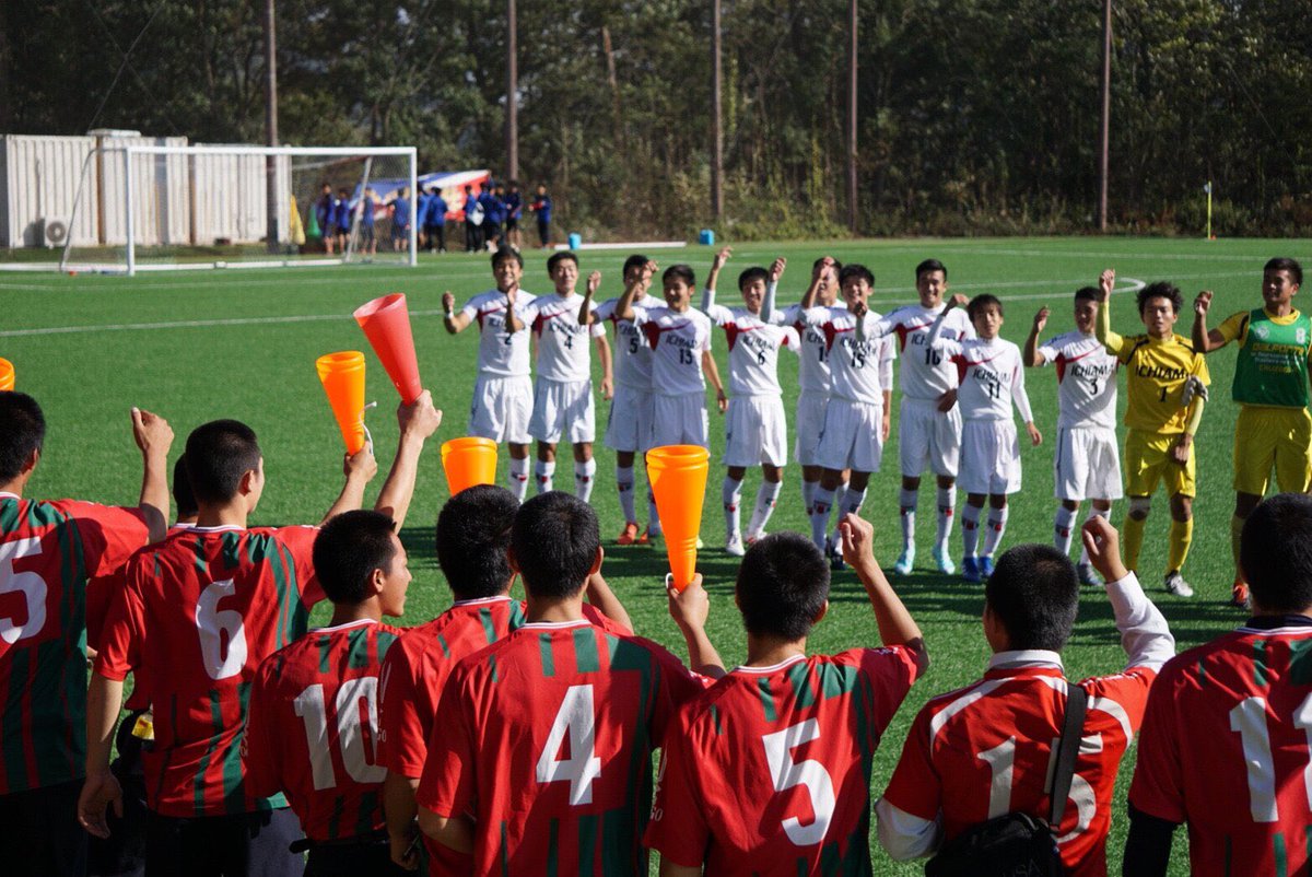 pericichi_0506's tweet photo. 関学に負けて引退しました。
3年間みんなと一緒にサッカーできて楽しかったです。
ありがとう。 https://t.co/1k0o5ojMQf