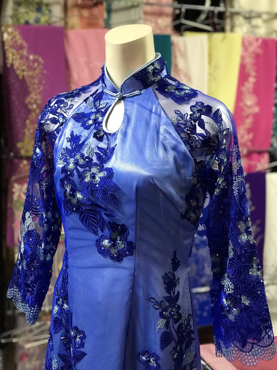 アオザイ チャイナshop Twitterren 水色のサテン生地にブルーの刺繍レースを重ねた 一点物 アオザイ Lサイズ です セットのパンツは美しいロイヤルブルー色 T Co A6slv6iwwq オーダーメイド ベトナム民族衣装