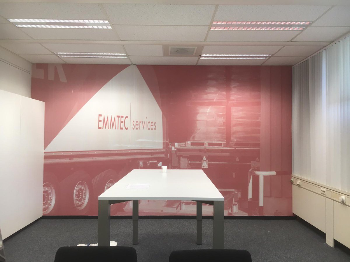 #muurprint voor de vergaderruimte van Emmtec. #grootformaatprint #fotobewerking  behang uit een stuk.