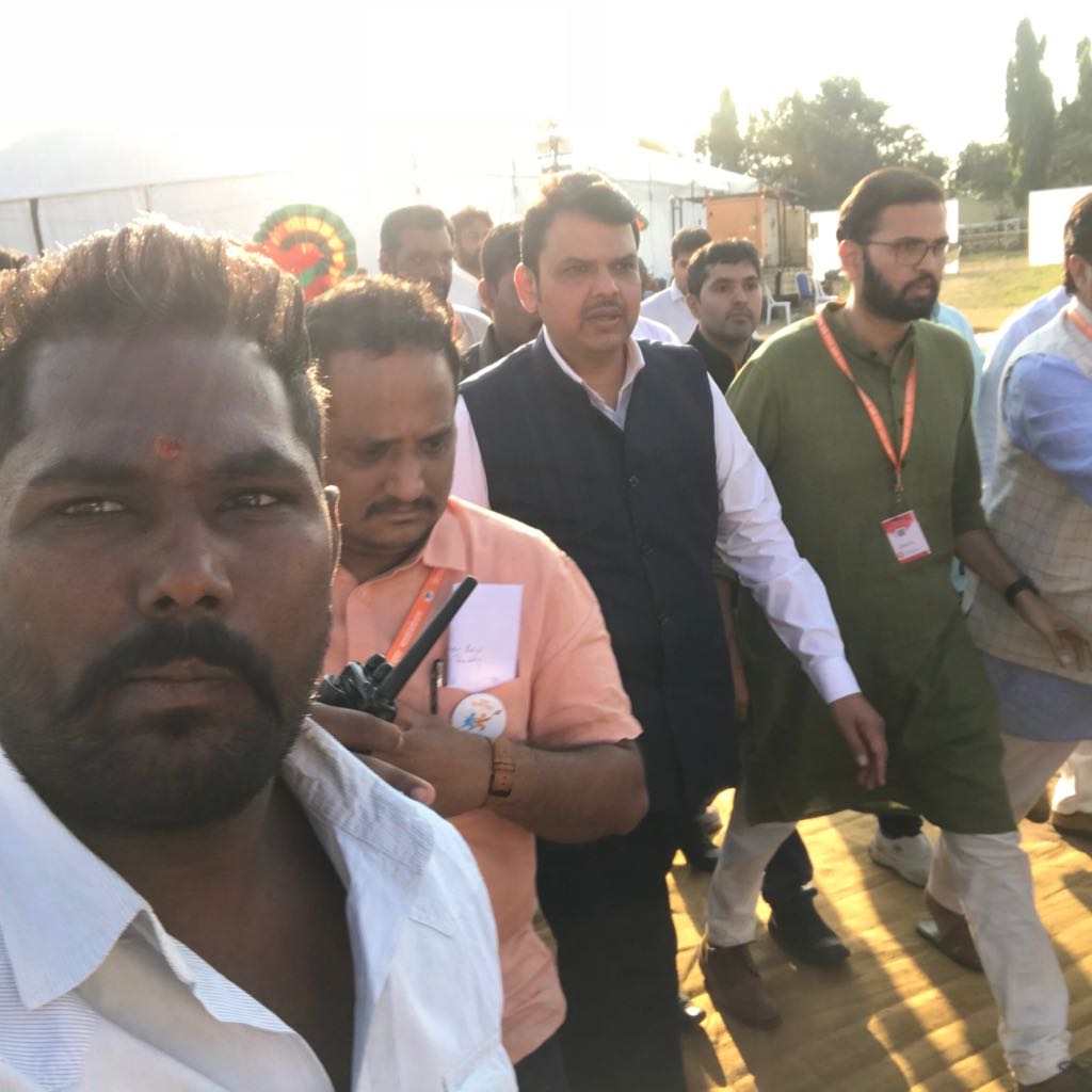 iamgopalvakode's tweet photo. Maharashtra CM Devendra Fadnavis Ji Inaugurated Our #Social_Media Video Exhibition of All States at BJYM's #Yuva_Maha_Adhiveshan, Hyderabad !!!
#bjym #GopalVakode https://t.co/ZvFnbOtq7g