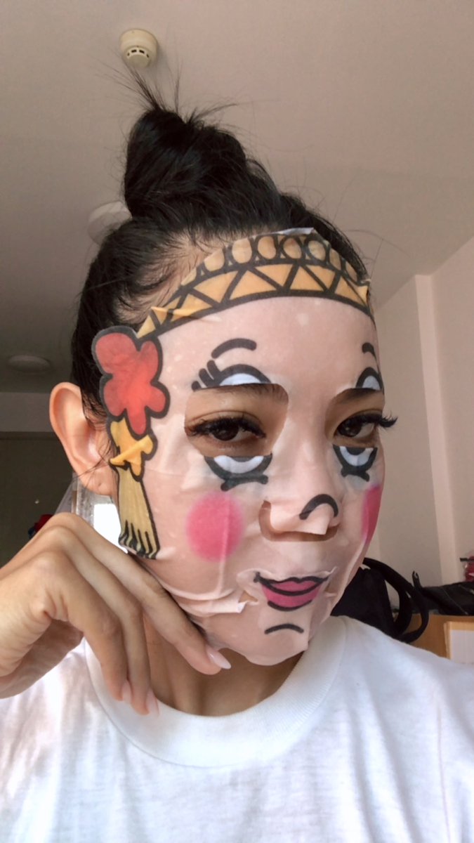 BlacklistSecret's tweet photo. Halloween ปีนี้ไม่อยากแต่งหน้าเยอะ ลุคฮาโลวีนปีนี้โป๊ะมาส์ก 30 วินาทีเสร็จ ว่าไม่ได้นะ ชอบมาก มาส์ก water angle หน้าแบบนุ่ม น้ำมาส์กเยอะ ซึมไวด้วย https://t.co/xZMk8Vbnjp