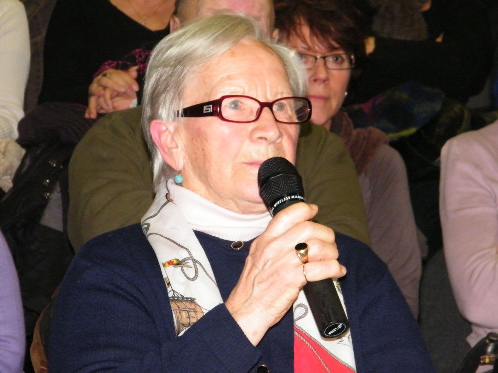 Estefana Irastorza zendu da 94 urterekin. Hendaiako memoria historikoaren biltzaile; euskaltzaile suharra, eta irrati hauen jarraitzaile sutsua. Ehorzketak asteazkenean 2:30etan Hendaiako hondartzako elizan