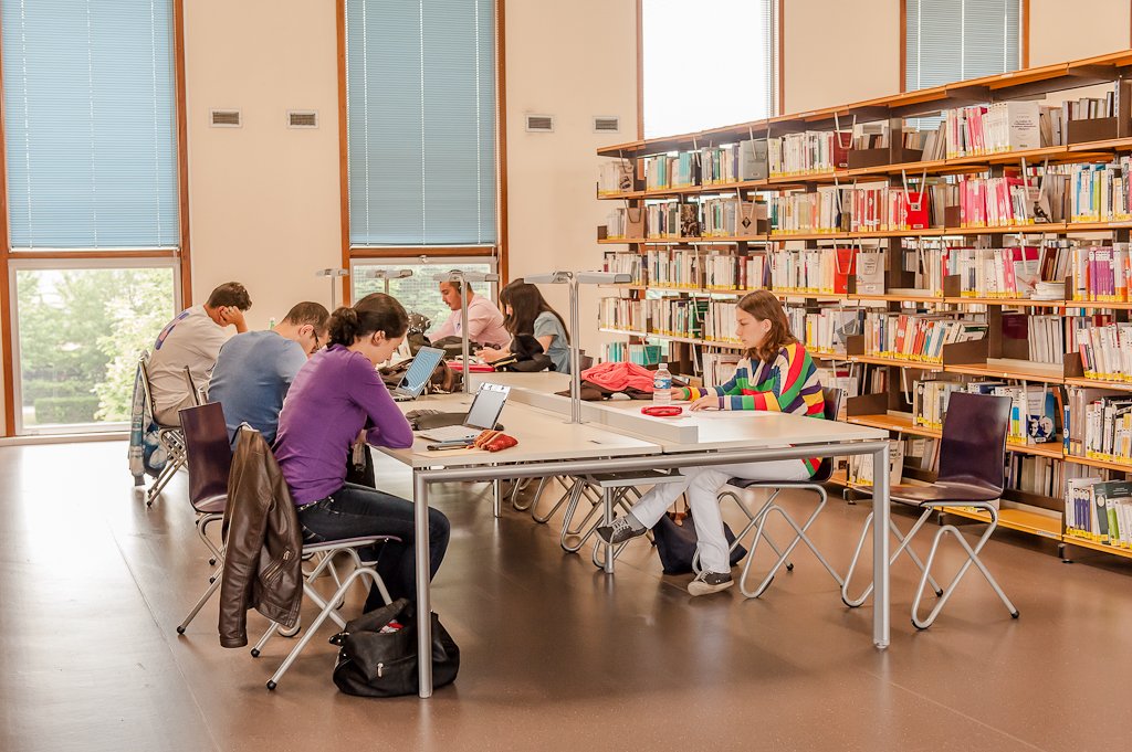 O_Rollot's tweet image. Quand les étudiants demandent qu’on leur donne du « sens » - orientation.blog.lemonde.fr/?p=10308 @UParisNanterre @GroupeLDV @insadelyon @HECParis @ExceliaGroupLR @EMStrasbourg @NEOMAbs @ESILVparis @EMLVparis @APHEC_Twit