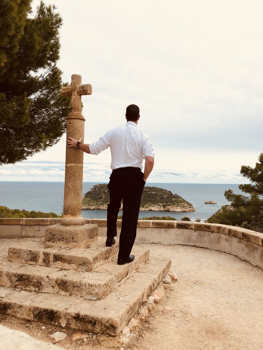 LostExecutive's tweet photo. Stop. Enjoy the scenery. You’ve earned it.
#scenery #thought #travel #lostexec #donnierust #suit #executive #necktie #Javea #Spain #horizon #travel #business #entrepreneurs #business #Monday #thinking #me #sonder https://t.co/fsTfYwJTTq