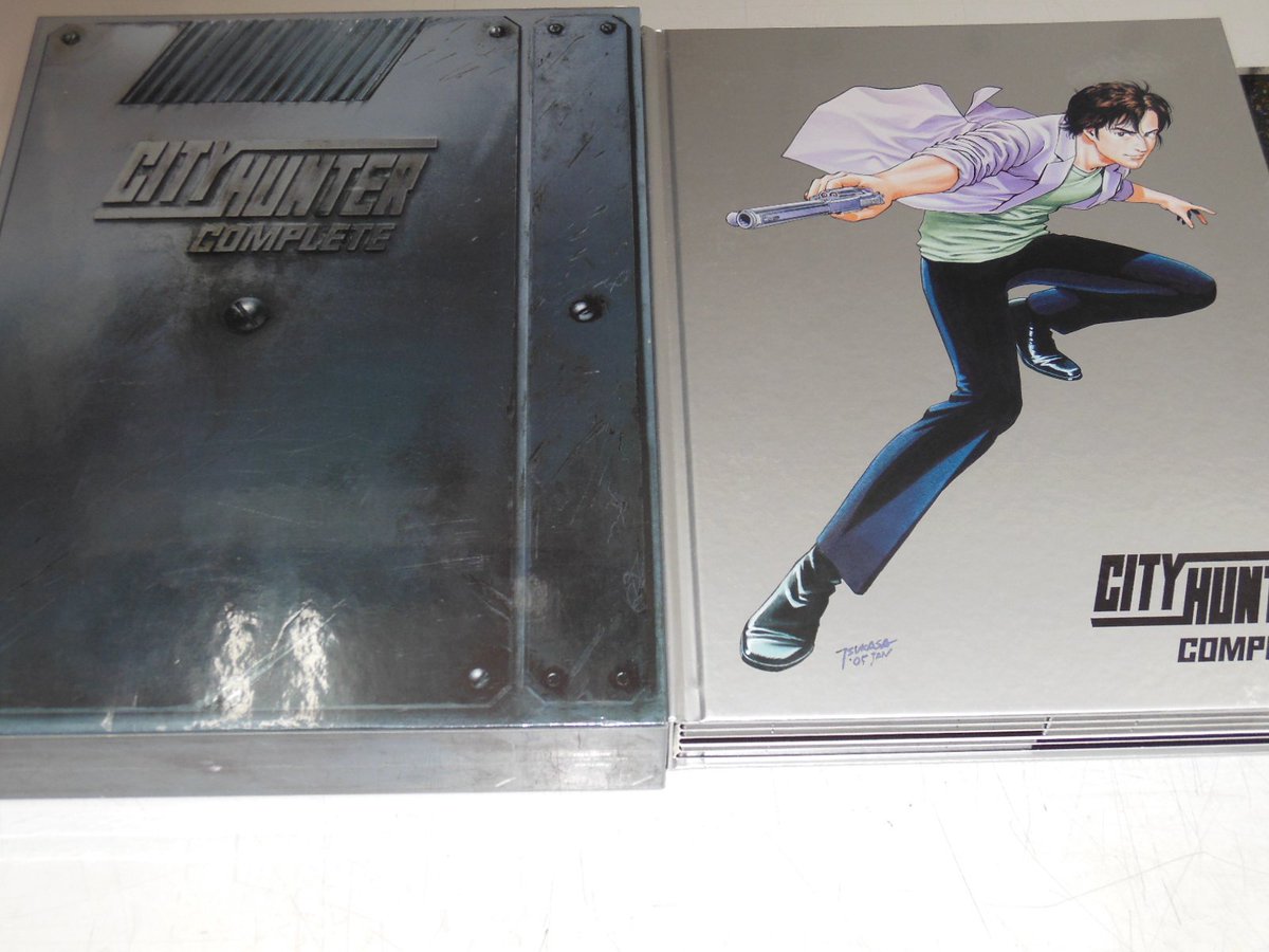 hotamawada's tweet image. あの「シティーハンター」のコンプリートDVDBOXが入荷しました。
東京・新宿で殺し・ボディーガード・探偵等を請け負うスイーパー「シティーハンター」の活躍を描くハードボイルドコメディ。
もうすぐ店頭へ並べます。
実物を見たい方はお早めに！！
＃シティーハンター　＃DVDBOX　＃ハードオフ
