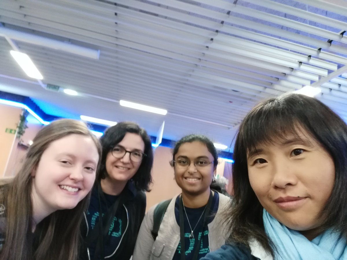#IBM crew <a href="/KateStanley91/">Kate Stanley</a> <a href="/msr4cloud/">Melanie Rao</a> <a href="/rachel_orti/">Rachel Orti</a> <a href="/vxdmicroservice/">Voxxed Days Microservices</a> !