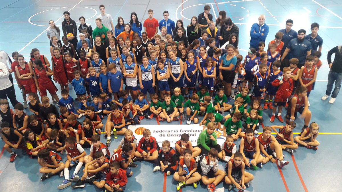 RTLleidaFCBQ's tweet photo. Les 3 fotos de familia de la 1a Trobada d'Escoles de Bàsquet celebrades ahir a @CBAlpicat, Almenar i @baloncestobinef
Gràcies a tots els participants! Ens veiem a la propera!!
(No podem etiquetar a tots els participants ja que Twitter només deixa 10 usuaris) https://t.co/zAMmXHLQKO