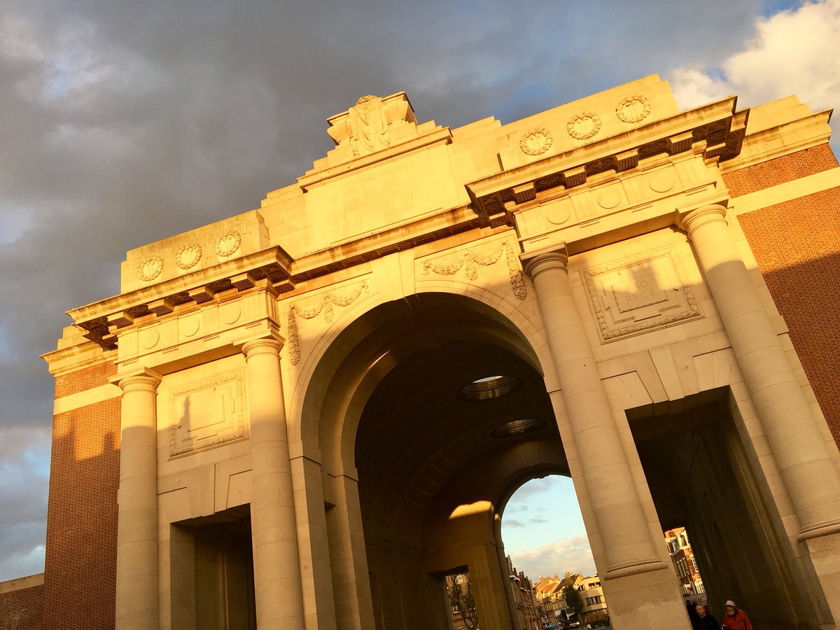 8EngrBde's tweet photo. Impromptu weekend in France π«π· and Belgium π§πͺ included a poignant visit to Ypres, the @Proud_Sappers memorial at #RailwayWood and #CWXRM commemorative exhibition at #Palingbeek. Great to see @SWRegionRAFAC on parade at the Menin Gate #8XRemembers https://t.co/d0kkCJsuIO