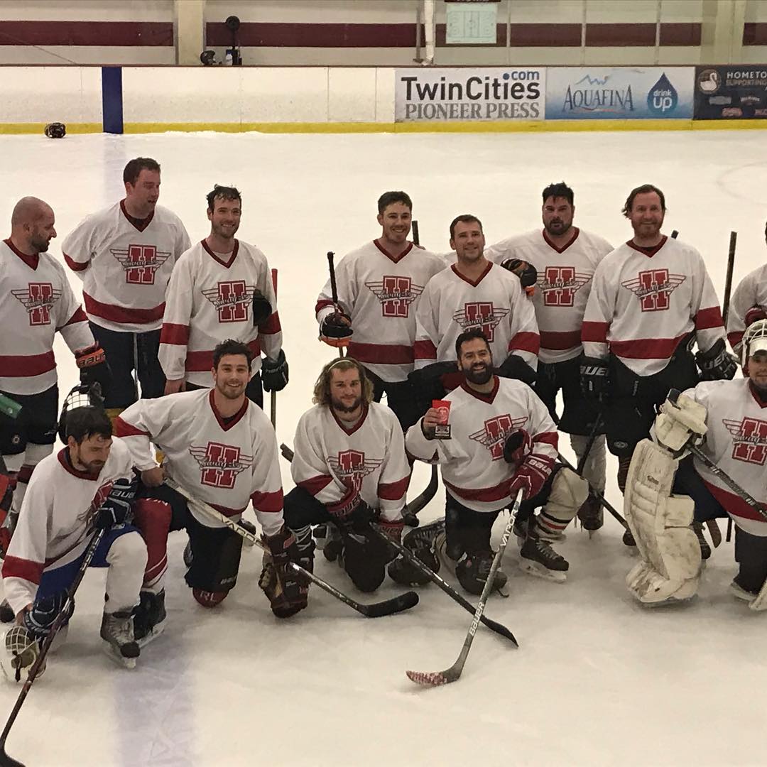 I love <a href="/Beerleaguetalk/">Beer League Talk</a> for giving me a chance to win 20 <a href="/BASE_hockey/">Eva-Marie Trommler B.Sc.🍟</a> sticks &amp; <a href="/bardownhockey/">BARDOWN</a> swag for my #beerleague team. #BeautyPickMe. You can enter too bit.ly/2yA93Qs
#ferda #HatrickSwayze