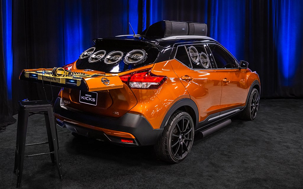 StephenHoltzman's tweet photo. #Nissan returns to #sema2018 with five one-of-a-kind vehicles, including the debut of a 400-horsepower #370Z Project #Clubsport23, #FormulaDRIFT 370Z, #Kicks #SoundMachine, #UltimateService #TITAN and #PAWSONE Animal Rescue TITAN #AnimalRigs https://t.co/ygOfJdEdRm https://t.co/sie0R2M9rj