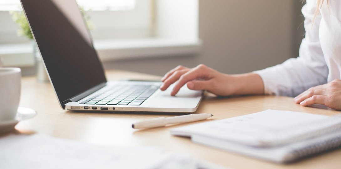 How to reduce the "distance" in your <a href="/FIUonline/">FIU Online</a> class? Learn tips in our latest #fiuonline article #highered #FIU <a href="/FIU/">FIU</a> #faculty #edtech #studentsupport #feedback insider.fiu.edu/reducing-the-d…