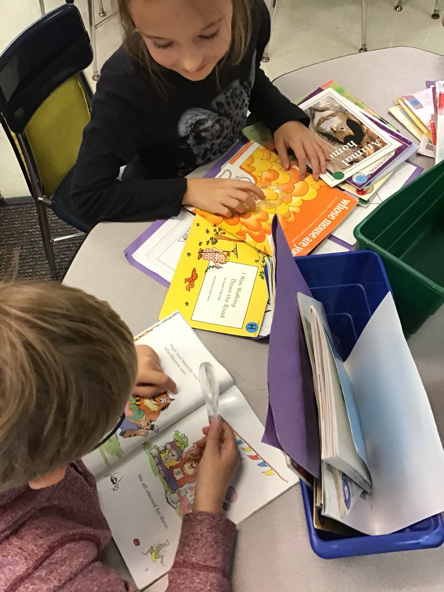 GarnerBrigette's tweet photo. Word detectives on a mission! #tsdthinkers #hillthinkers #hill_huskies https://t.co/DTq9ecsi1n
