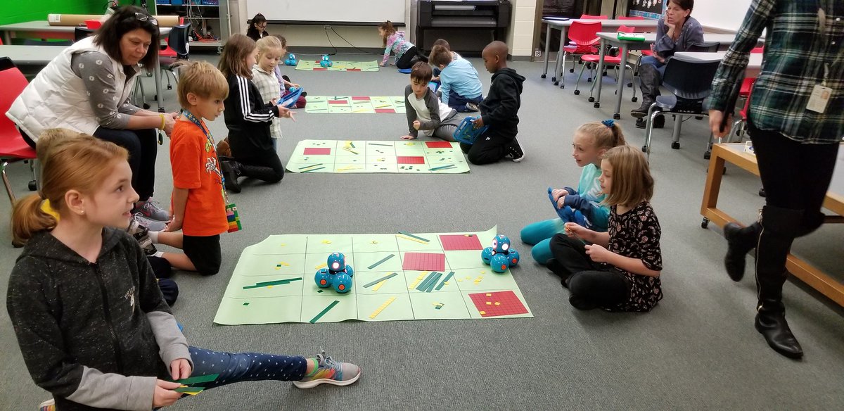 Brett Greenfield (@brielletechedu) on Twitter photo Second graders code dash to move and land on different place values in a game of Kingdom Capture <a href="/WonderWorkshop/">Wonder Workshop</a> #applegateawesome Second graders code dash to move and land on different place values in a game of Kingdom Capture <a href="/WonderWorkshop/">Wonder Workshop</a> #applegateawesome