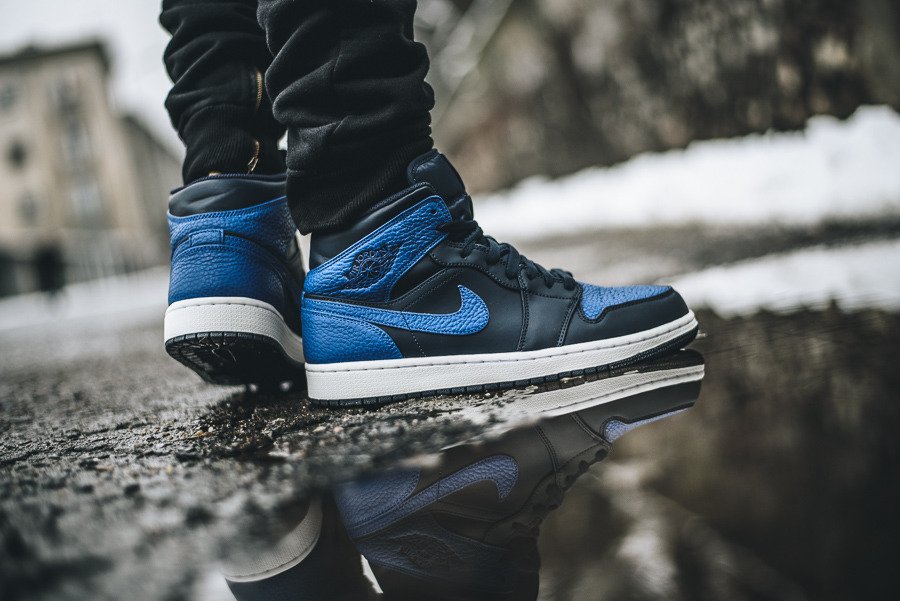 jordan 1 mid obsidian royal