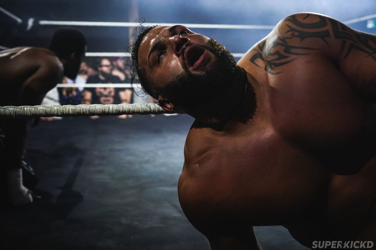 Superkickd's tweet photo. Mondays got me like..
#superkickd #Toronto #wrestling #the6ix #queenwest #prowrestling #barbiedreams #monday #sleepy #getmeacoffee https://t.co/ivvRtf7o0l