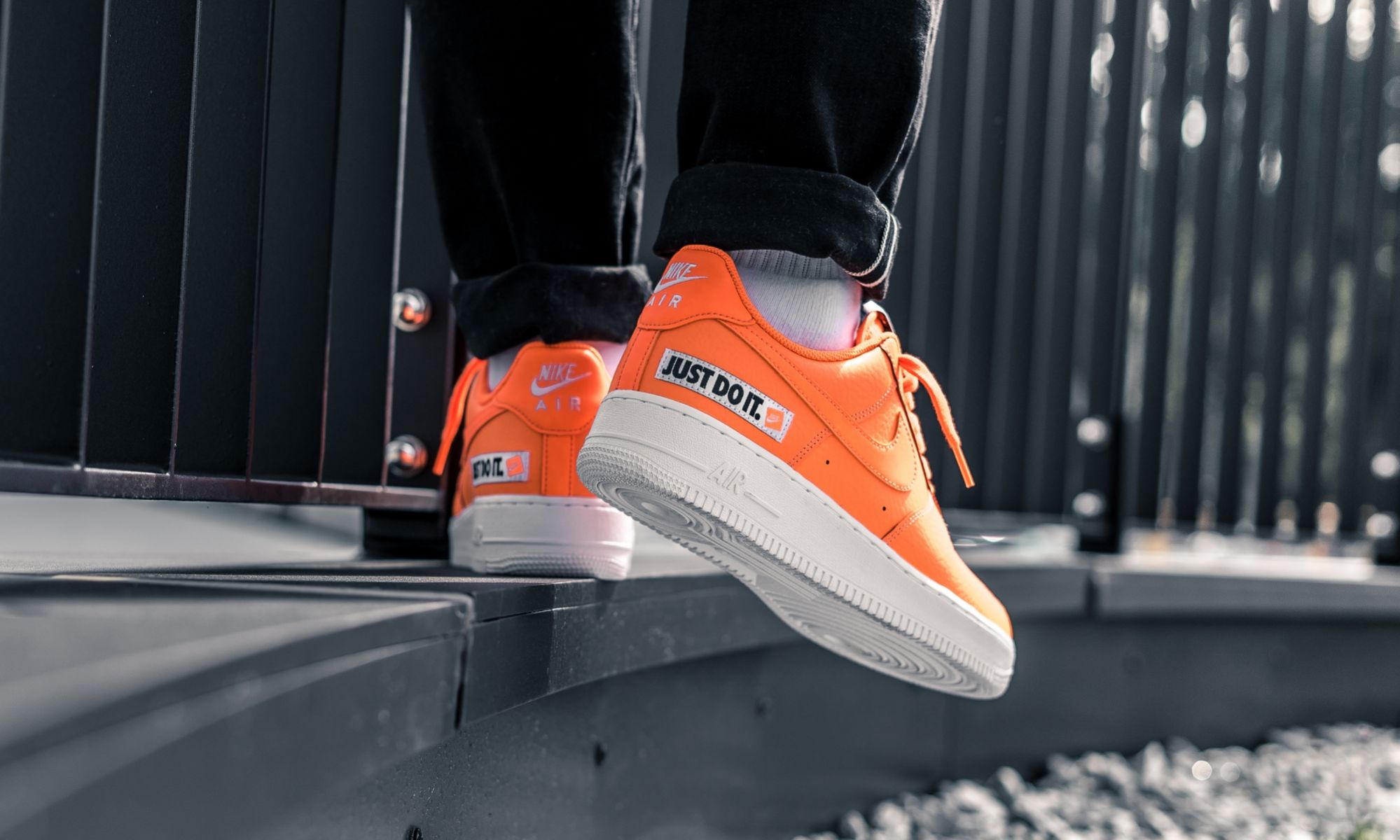 nike air force 1 '07 lv8 orange