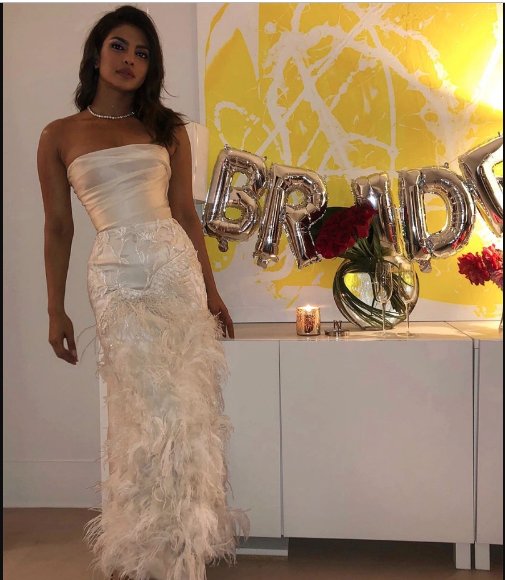 KOKOTV_Weddings's tweet photo. The insider: amazing photos at Priyanka Chopra’s bridal showers
https://t.co/8vfCtKGddq #Nigeria #PriyankaChopra #bridal #bride #bridashower #PriyankaBridalShower https://t.co/hxDKh12q42