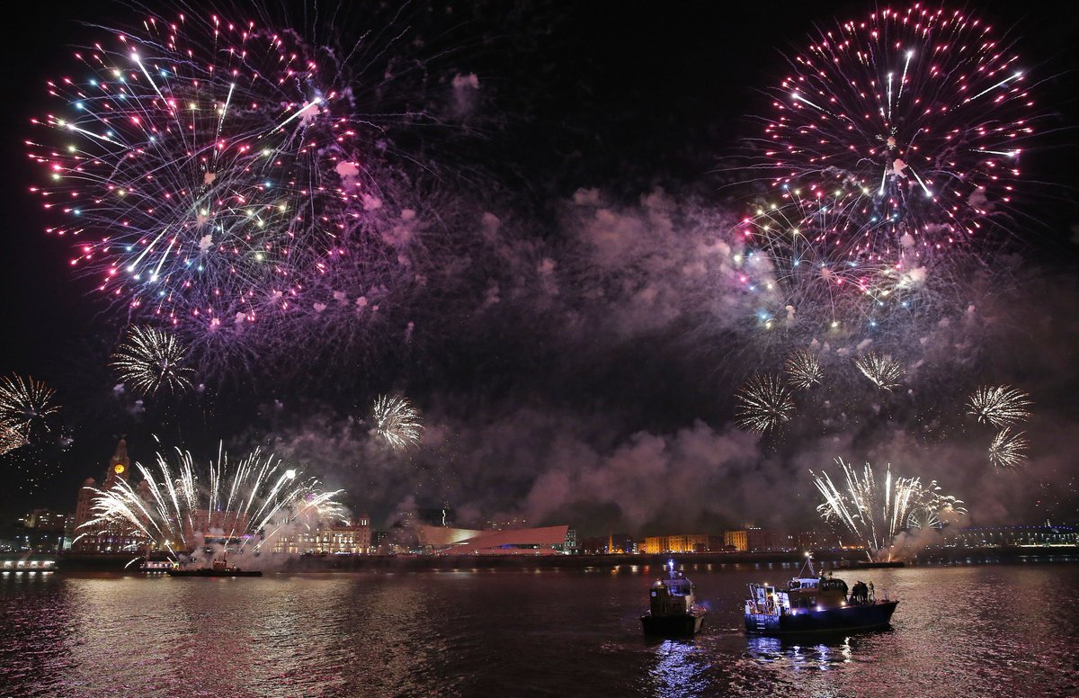 💥 The spectacular #RiverOfLight is back with a bang this Sunday! 💥 

We've put together a handy guide which tells you everything you need to know about the event 👉 visitliverpool.com/blog/read/2018…