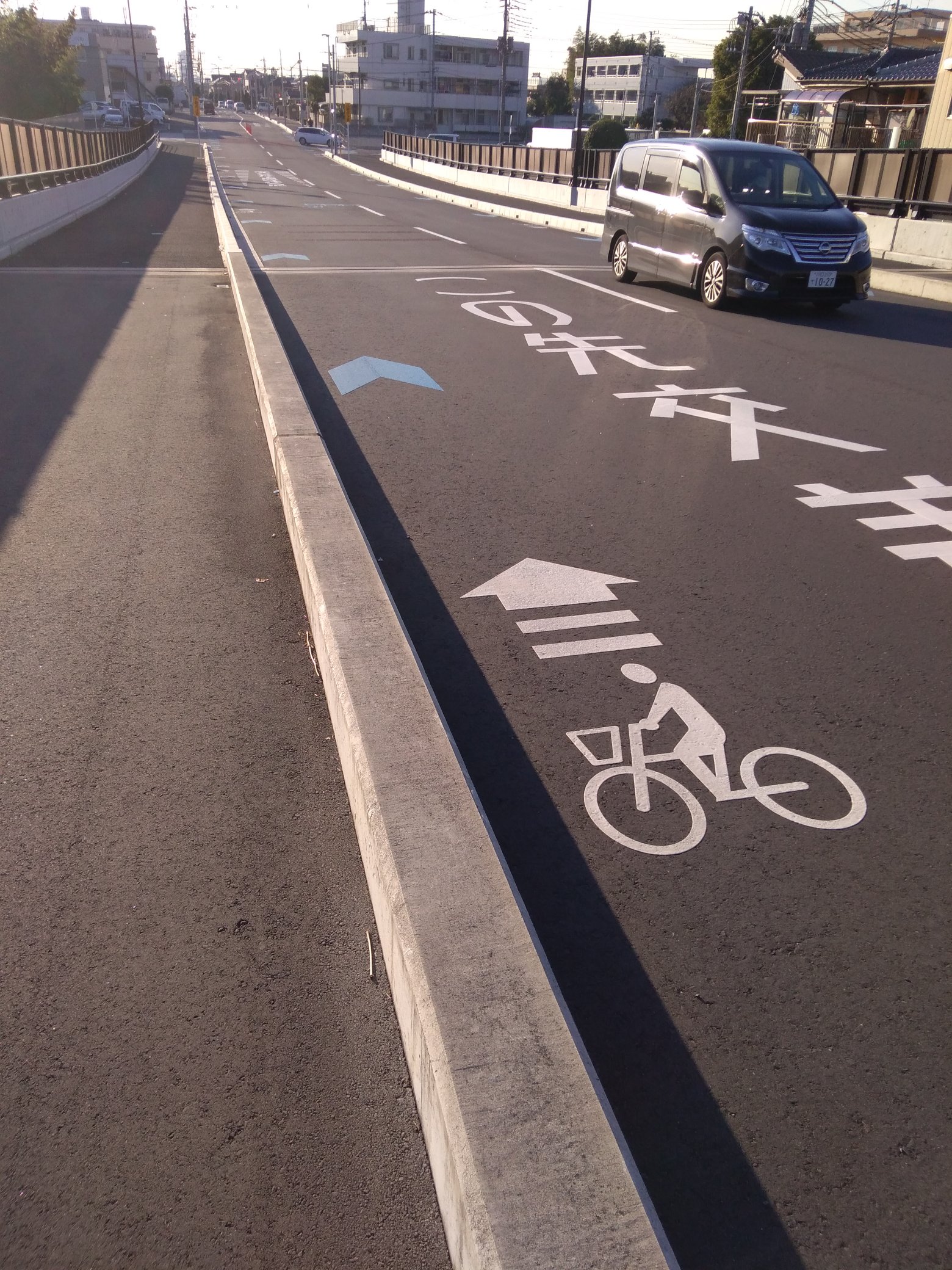 矢羽根型路面表示 Twitter Search Twitter