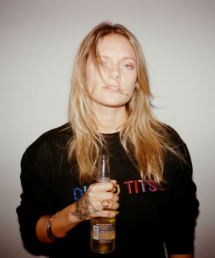 Happy birthday Tove Lo! i wish you nothing but luck and success in the music industry. now go take it over. 