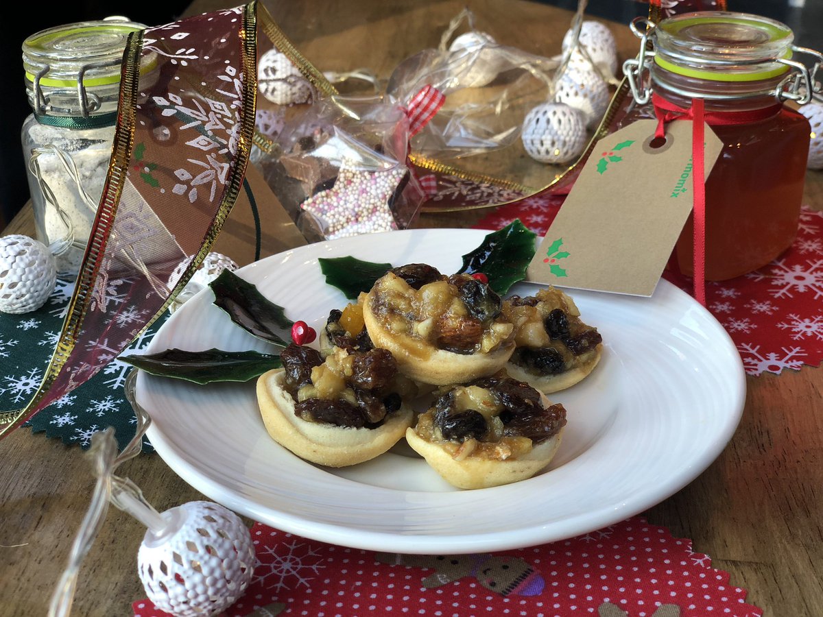 Kels (@noisynoades) on Twitter photo Quick mincemeat mince pies. We made these at our Monday meeting and they are yummy and as it says, quick! <a href="/UKThermomix/">Thermomix UK and Ireland</a> #madeinmyThermomix #jointhemixers #Thermomix Quick mincemeat mince pies. We made these at our Monday meeting and they are yummy and as it says, quick! <a href="/UKThermomix/">Thermomix UK and Ireland</a> #madeinmyThermomix #jointhemixers #Thermomix