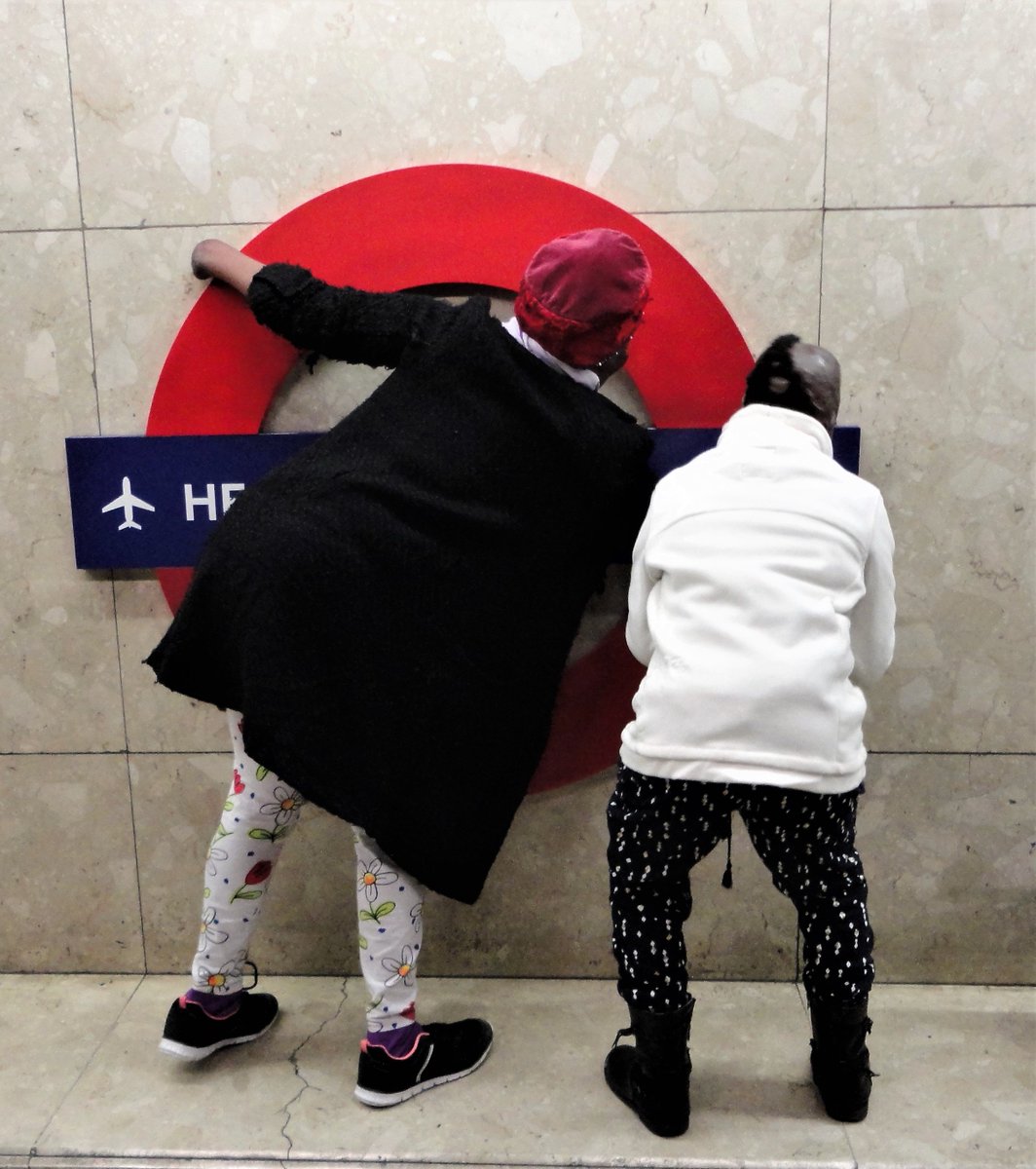 BlindJoburg's tweet image. Teaching a #blind girl what the @TfL #London #Undergound logo looks like - a big fat circle with a line through the middle - #tactile learning
