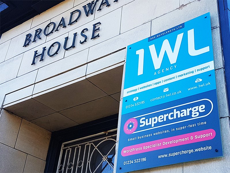 OneWavelength's tweet image. Super excited to share the launch of our latest, local Bedford business website for Bedford Sign Services goo.gl/jt4Y8R. 🍾A massive thank you to Paul at Bedford Signs for our new signage too! We're delighted with it! 😀 #websitelaunch #newwebsite #LoveBedford #Bedford