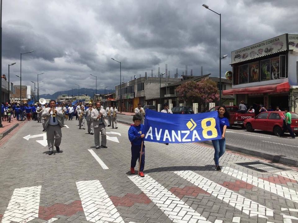 andre_scacco's tweet photo. Que indignación !!
Nuestra Banda Municipal estuvo en Machachi con el uniforme y con memorándum de la Institución participando de un acto político del #PartidoAvanza. 
Tanto dinero han llevado a sus bolsillos y siguen ocupando los recursos públicos para su campaña. https://t.co/MxSWLY0J8y