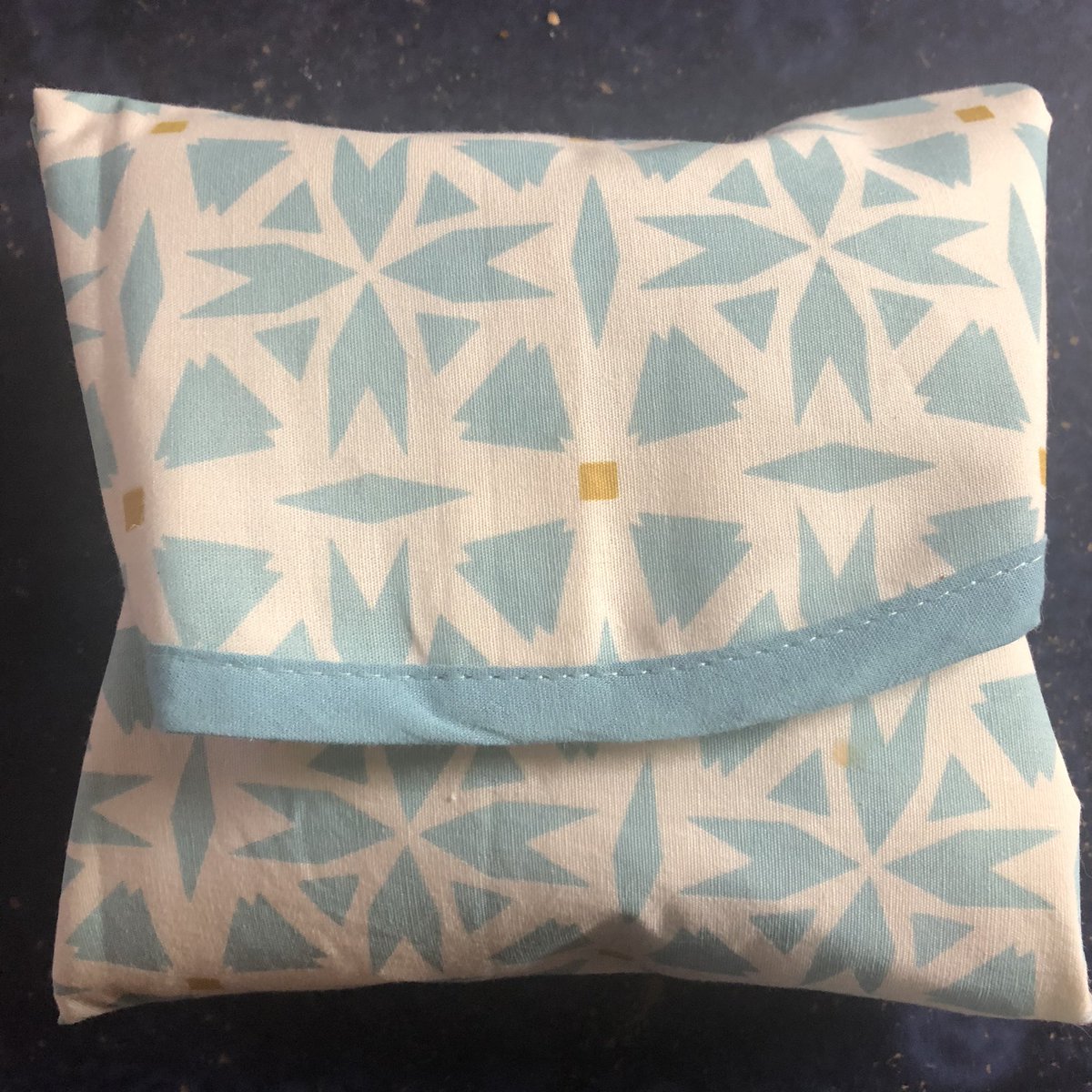 Rua2000's tweet image. #keepleaf lovely prize I received for #2minbcphotochallenge5 new one starting 1st Nov 🤗 check out my screen shot of @zedberry fantastic themes 😊 #joinin #funpickinglitter