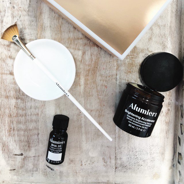 #didyouknow BHA 20 professional peel is designed for oil-rich skin. It targets acne breakouts, blackheads and congested skin. Has no down time and will give a deep clean and glow. Find a professional near you! #alumiermd #peelseason #chemicalpeel #glowingskin