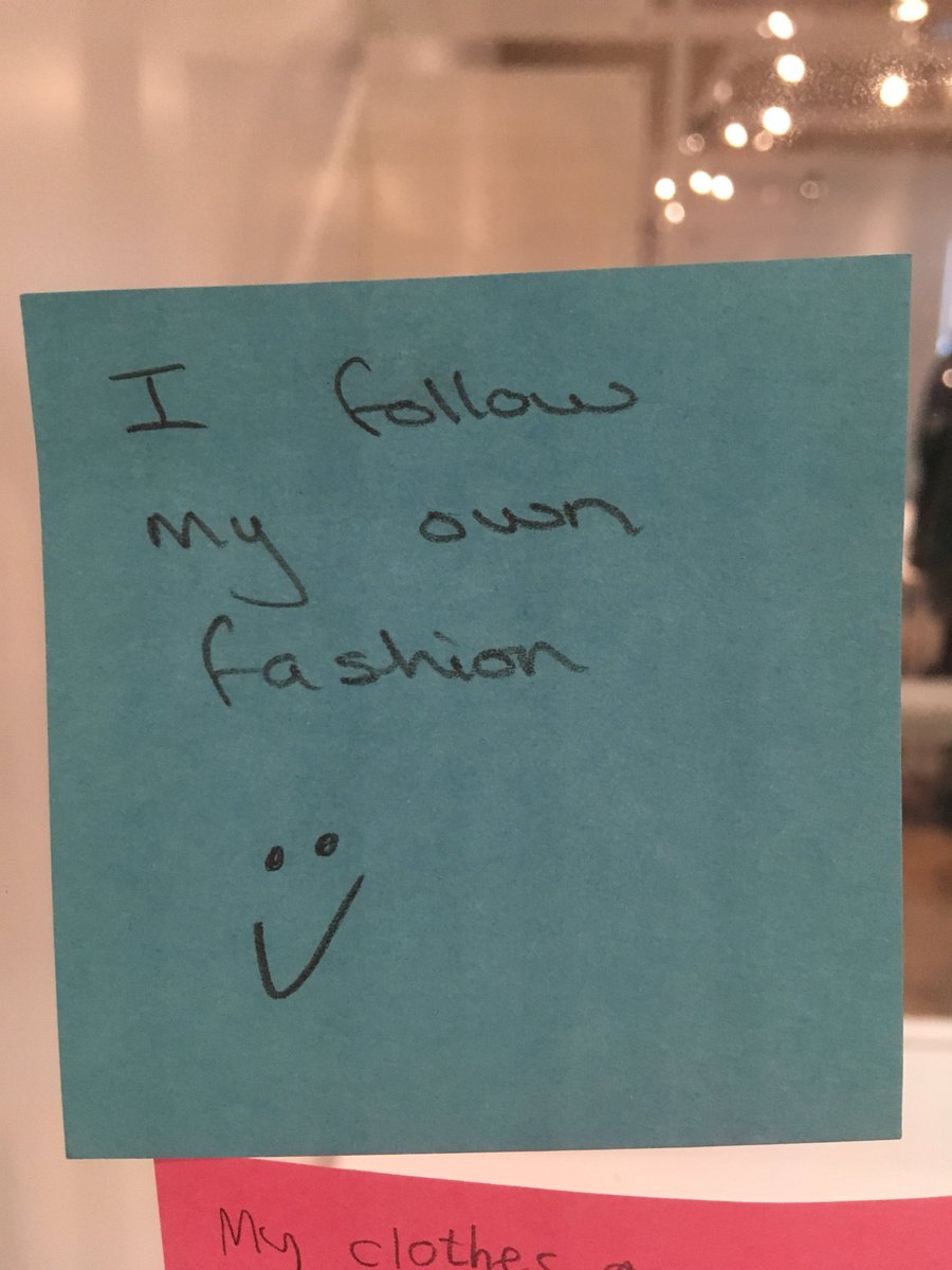 CuratorElen's tweet photo. ๐ฌ Be' mae dy ddillad yn dweud amdanat ti?
๐ฌ What do your clothes say about you?
#DymaGymru #WalesIs https://t.co/cvVxdiIIBW