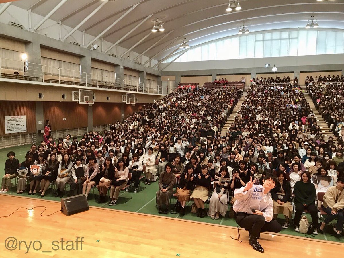 吉沢亮 Staff 昨日は十文字学園女子大学でトークショーでした スタッフの皆さま Mc川島さん ありがとうございました 21才の誕生日に何していたかという質問に スタッフとご飯を食べていたと思う と その前に ずっと応援して頂いている皆さまには