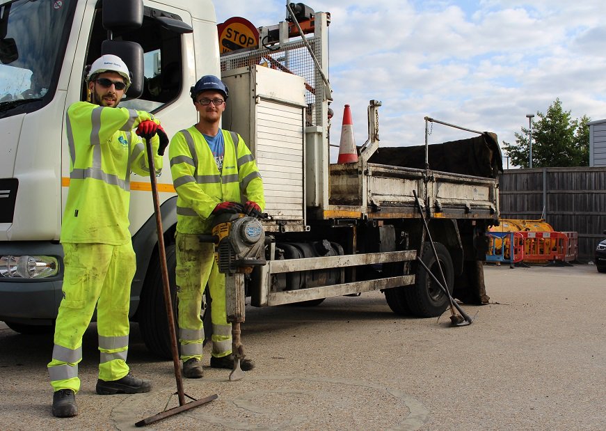 We're fitting smart sensors to some <a href="/BluestarHQ/">Bluestar</a> buses and council vans to map road surface conditions &amp; prioritise maintenance work. More on how our highways team <a href="/balfourbeatty/">Balfour Beatty</a> are using new tech to look after your roads at: bit.ly/roadstech #connectedvehicles #AI