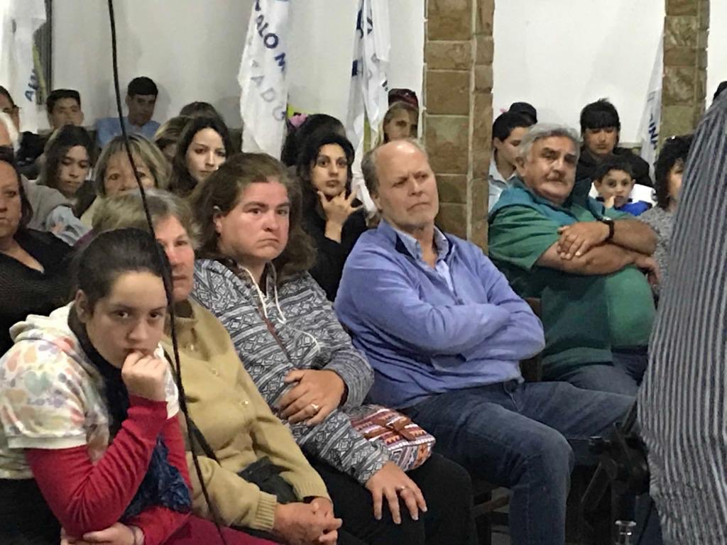 MejorPaisUy's tweet photo. Acto de lanzamiento de la agrupación de #GonzaloMedinaDiputado en Solymar, Canelones con la presencia de Victor Trezza @IturraldeVPablo @sergiobotana y @Antia_Enrique https://t.co/IjPVeufDsV