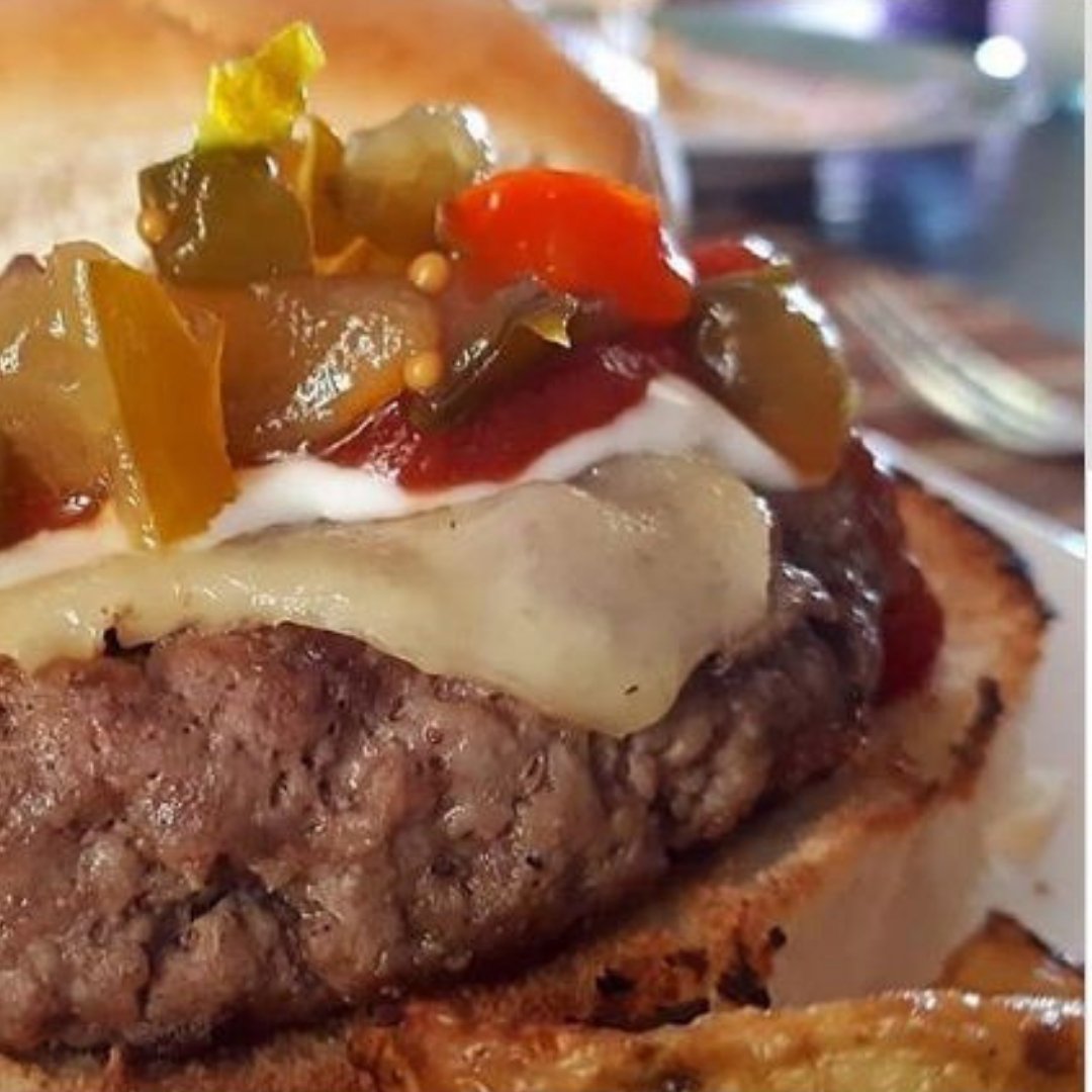 rico_esta's tweet photo. #Viernes #Dia de la #Hamburguesa. Las de #ÑamÑamQueRicoEsta son #Sublimes.
¡Te esperamos! #CocinaTradicional #BurgerPorn #HamburguesaCasera #PayWallet #Love #Food #ÑamÑamOurense #GaliciaCalidade #GaliciaEnamora #AquiSeCome #TicketRestaurante #PedidoADomicilio #FelizViernes https://t.co/D7LXlWfPRV