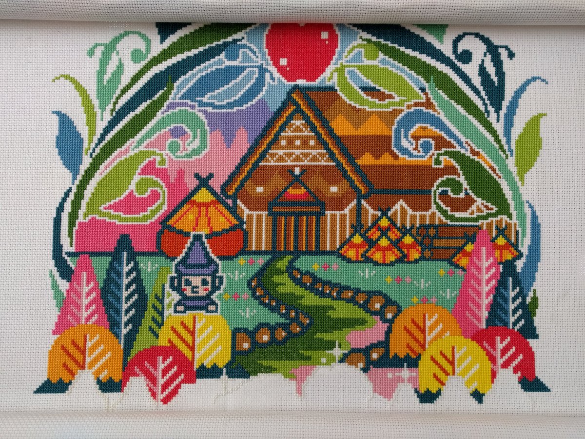 My gingerbread house for the Snow White is complete. :D Now just to finish off the remainder of the occupants! 

#crossstitch #SnowWhite #donastitch #Disney #PRINCESS #crafting