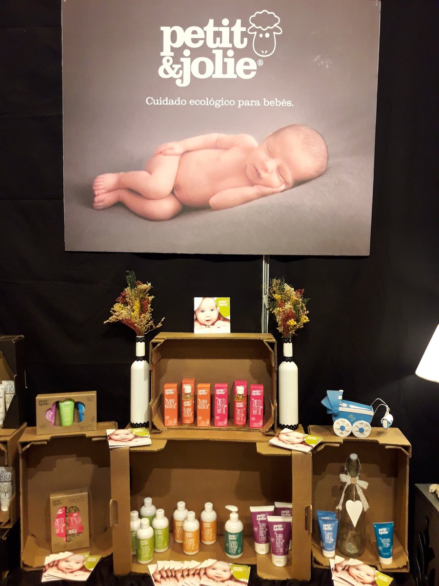 Estamos en Biocultura Madrid (1.-4.11.) en IFEMA. Visitarnos en nuestro stand 566 en el pabellón 10. <a href="/PetitetJolie/">Petit&Jolie</a> , Essentiq Proline, Essentiq MAGIC, Honoré des Prés, Kongy y Less is More