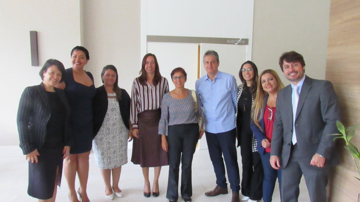 Aconteceu na última quinta a reunião do Conselho Jurídico da ASSERJ. Coordenado pela Dra. Ana Paula Rosa, o conselho recebeu a assessora do deputado <a href="/minc_rj/">Carlos Minc</a>, Denise Lobato explicando correta aplicação da Lei que racionaliza sacolas plásticas. Saiba mais: bit.do/juridicoasserj