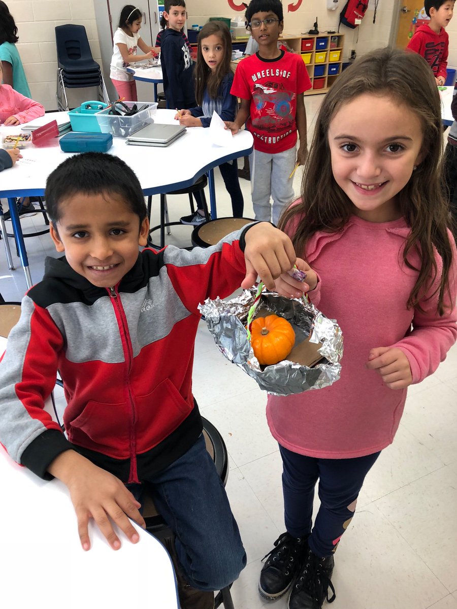 RobDesignLab's tweet photo. 2nd Graders: You have found a pumpkin at the farm, but don’t have anything to carry it home. Design a container to carry your pumpkin home from the farm. 
Awesome teamwork! @greerslibrary @RobertsvilleES https://t.co/eVNzBK3Wl0