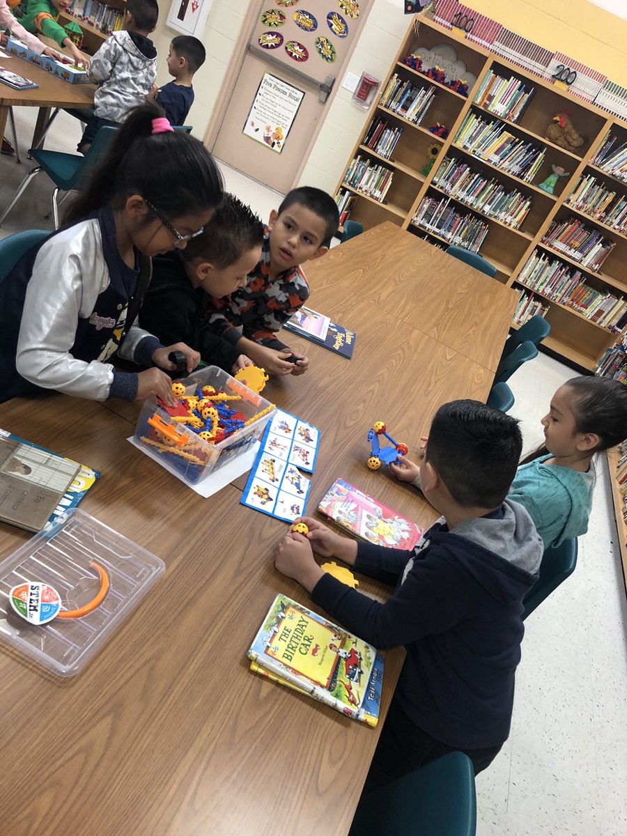 analisaflores95's tweet photo. 1st graders are starting their day building models! #teamwork #steamplus #MISD #collaboration #DistrictOfChampions @annvega @BrendaHuston71 https://t.co/EvnBrb9n8T