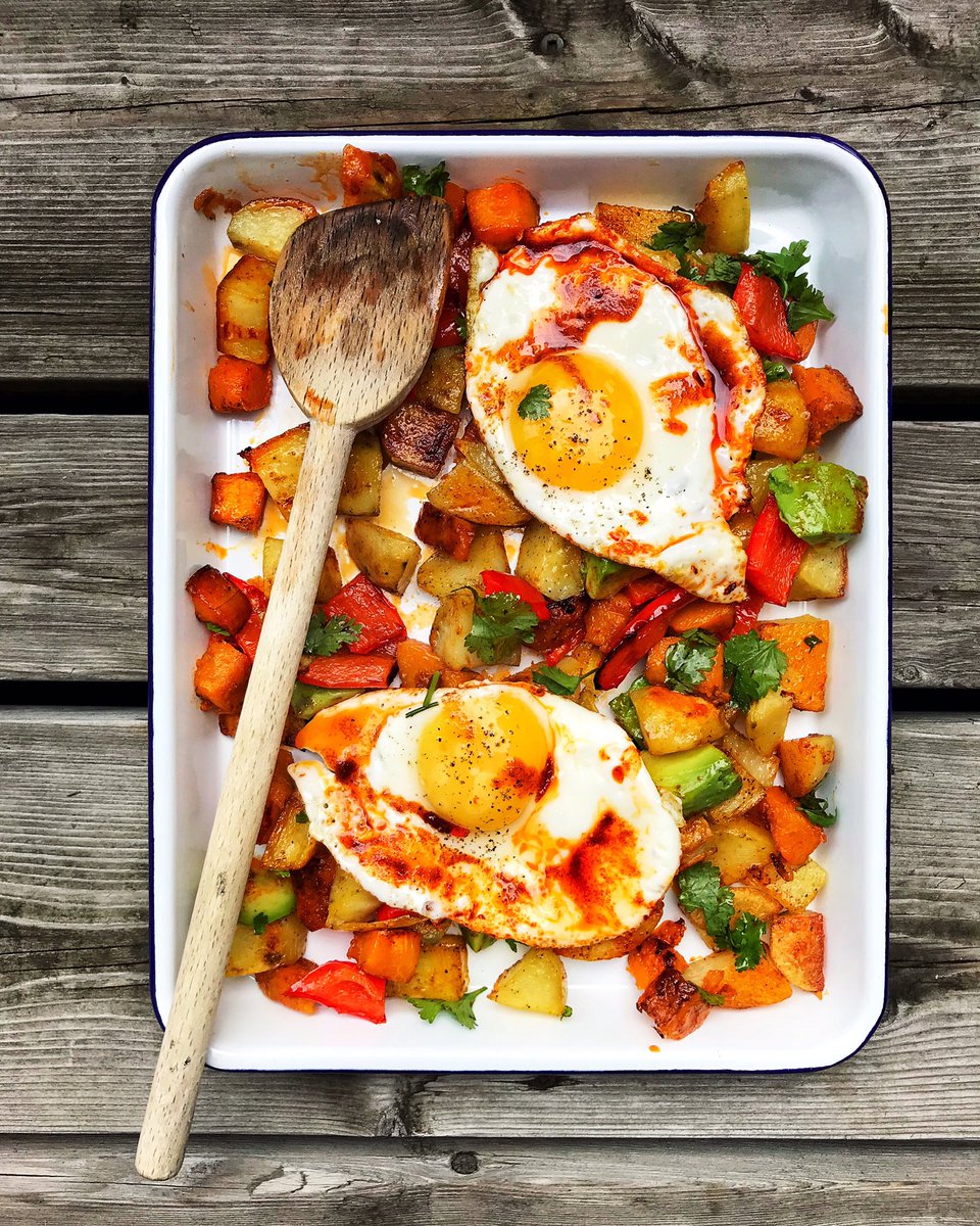 Get my recipe for this veg with 🍳&amp; paprika oil I created for <a href="/PresChoice/">President's Choice</a> #sponsored #PCBlackLabel #PlayWithYourFood chocolateshavings.ca/roasted-veg-wi…