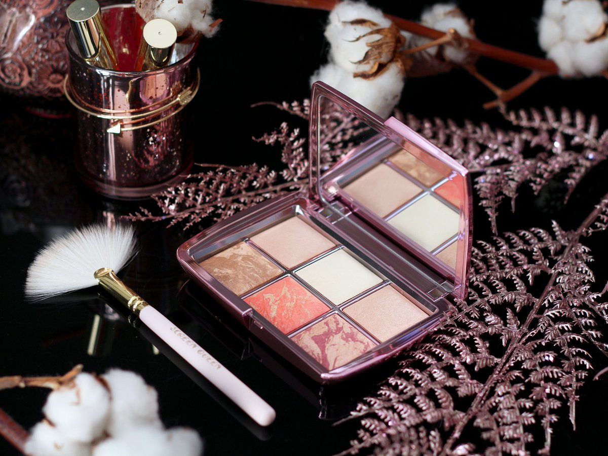 LucieGdt's tweet photo. ❦ Nouvel article sur le blog : Tout sur la palette Ambient Lighting Edit Volume 4 de Hourglass
https://t.co/YROAYe8owU
#Hourglas #AmbientLightingEditVolume4 https://t.co/axUtBXAnlf