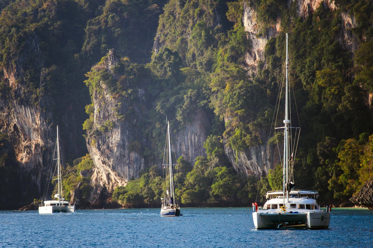 BednBlue's tweet photo. Sail the oceans and explore the beautiful world we live in! ⛵️
#exploring #travel #sailing #sailboat #catamaran #luxury #mountains #sea #sealovers #seatravelers #seaexplorers https://t.co/L78FlMZxvB