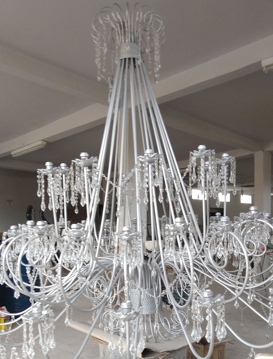 HallDecore's tweet image. Lançamento lustre 50 lâmpadas!
A cor? Você escolhe!