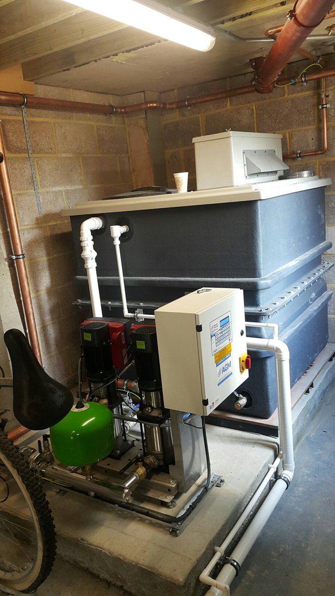 agmgroupplc's tweet photo. The AGM Projects Team recently completed the installation of an Aquatech Pressmain AMV2FB Booster set and mains water break tank in East London #boostersets #pumps #water #breaktank https://t.co/93xJNPY6OL