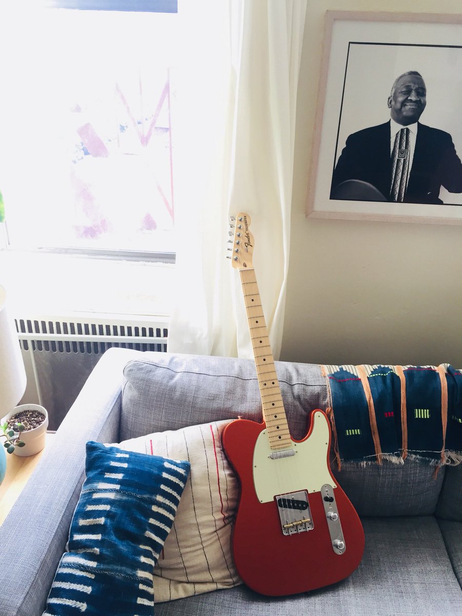 MaraFalls's tweet image. New York, new toys. 
Massive big up to @Fender for the American Special LTD Edition “Autumn Blaze” colour! 
She’s hot and she’s coming home with us. 
#fender #telecaster
