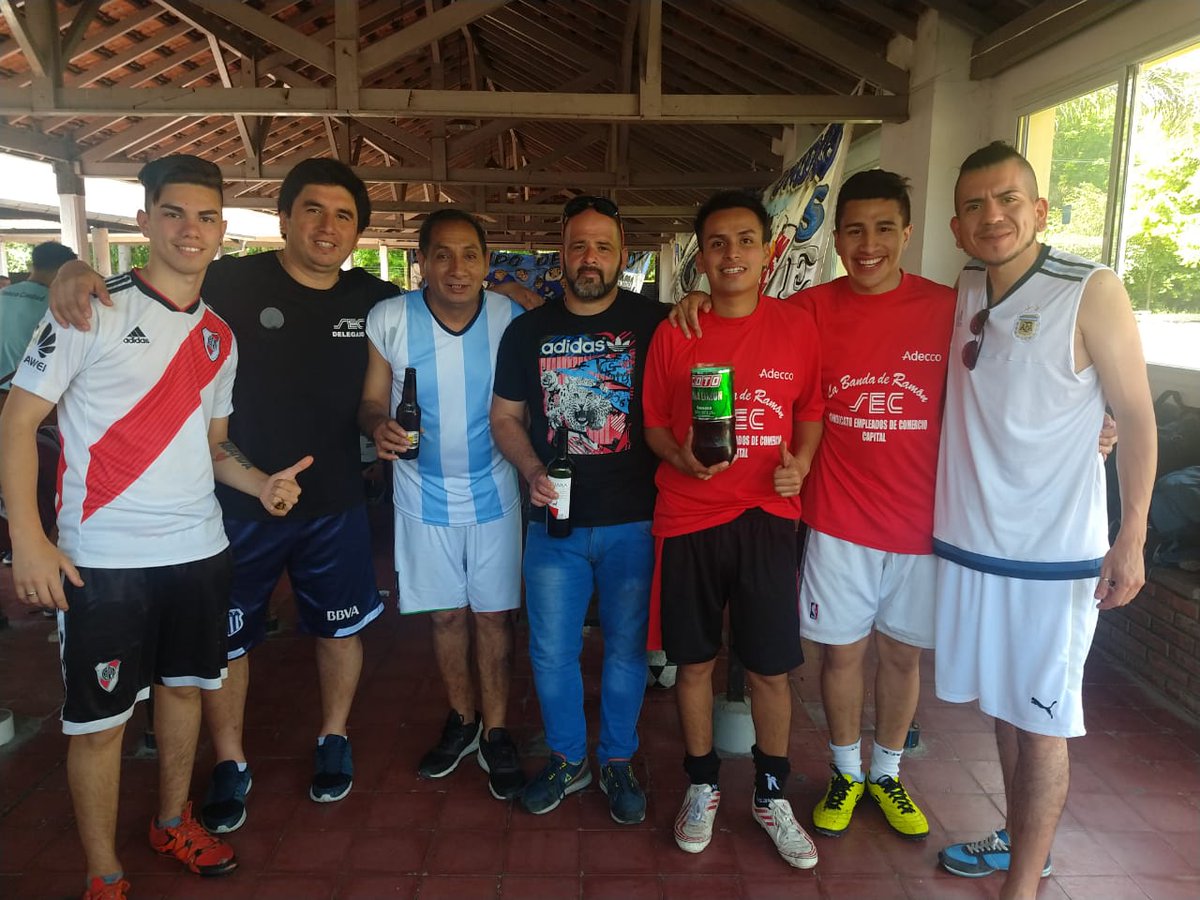 GustavoRoman981's tweet photo. Hermoso día pasa en el día de ayer en el cumpleaños de nuestro compañeros veliz .siempre junto al #equipodeRamon. @RamonMuerzaSEC @SubOrganizacion @GustavoINCSA @yamildominguez3 @Gralucero63 @ClaudioPorto136 @ibocortez49 @ https://t.co/5EKGzEyb4p
